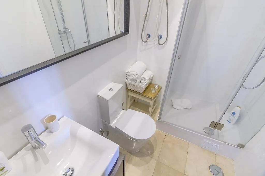 Apartment Your Home In Bairro Alto Lissabon Portugal